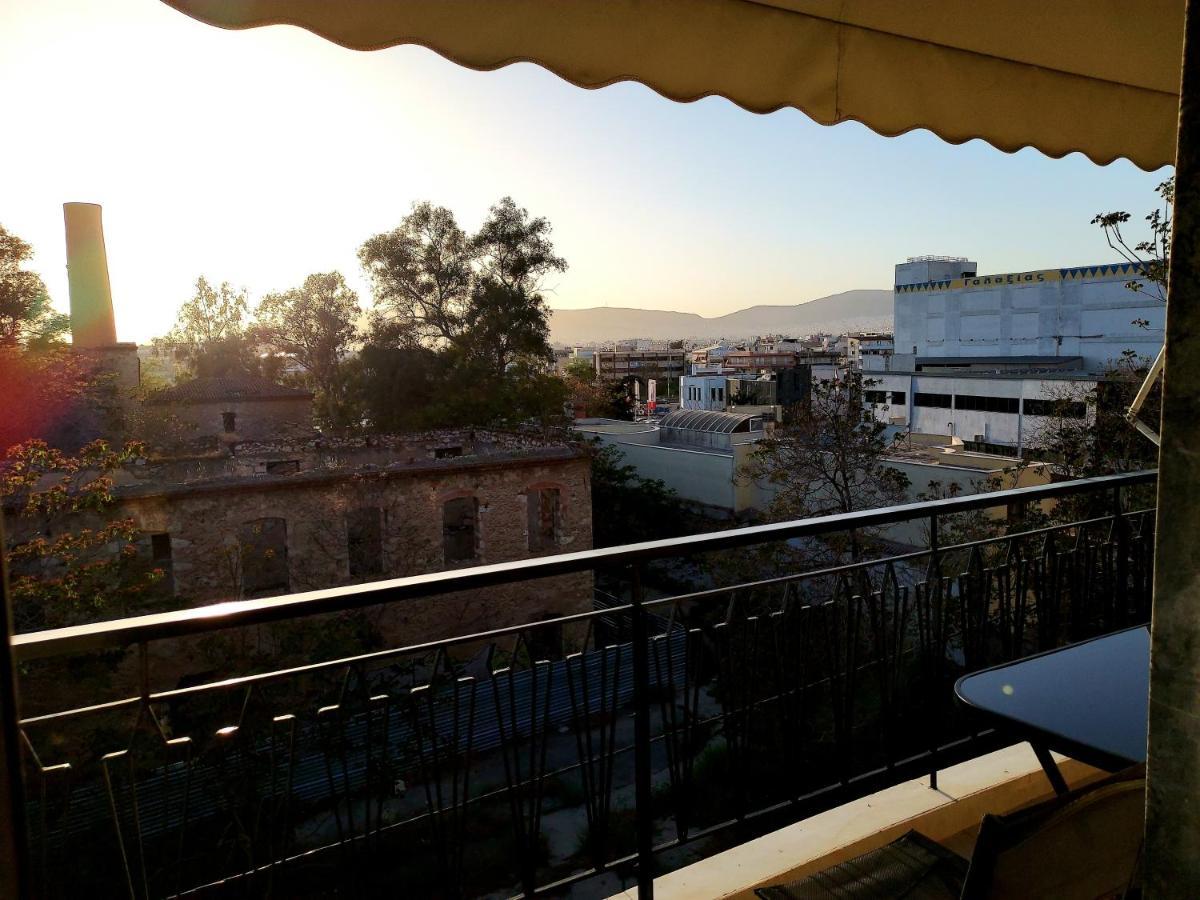 Fully Equiped Design With Excellent View/ Easy Parking *