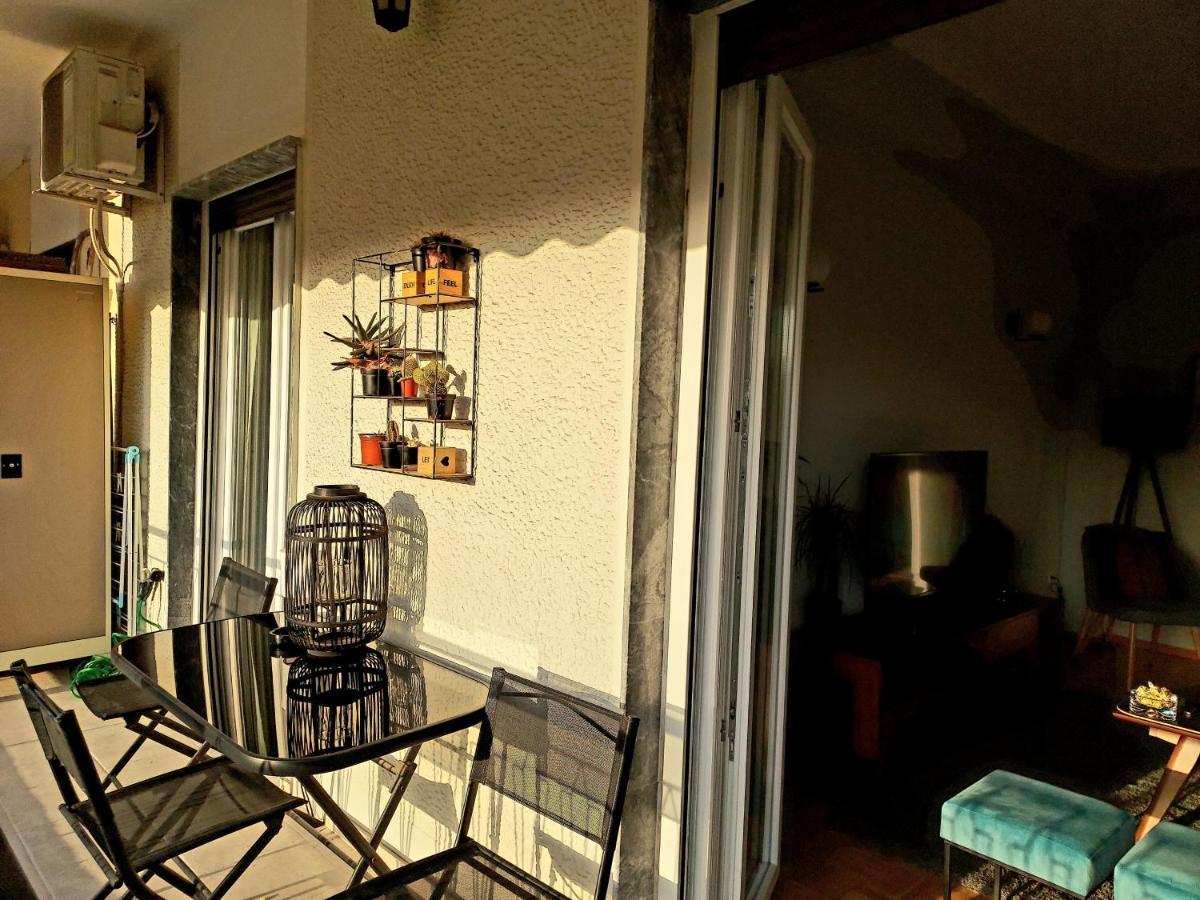 Apartment Fully Equiped Design With Excellent View/ Easy Parking *